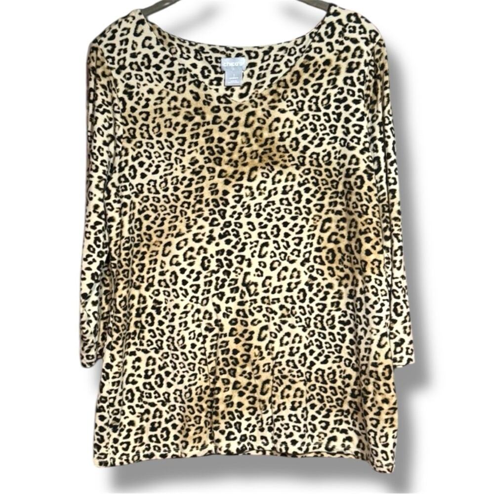 102. Chico’s Leopard Print V-Neck 3/4 Sleeve Top Size (1) =Womans Medium